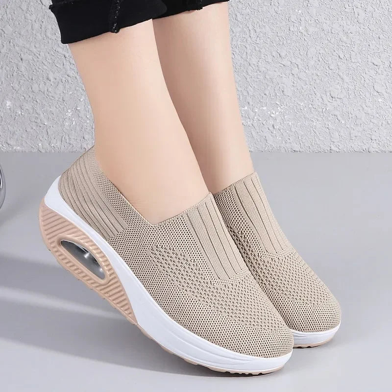 2025 Christmas Women Fashion Vulcanized Sneakers Platform Solid Color Flat Ladies Shoes Casual Breathable Wedges Ladies Walking