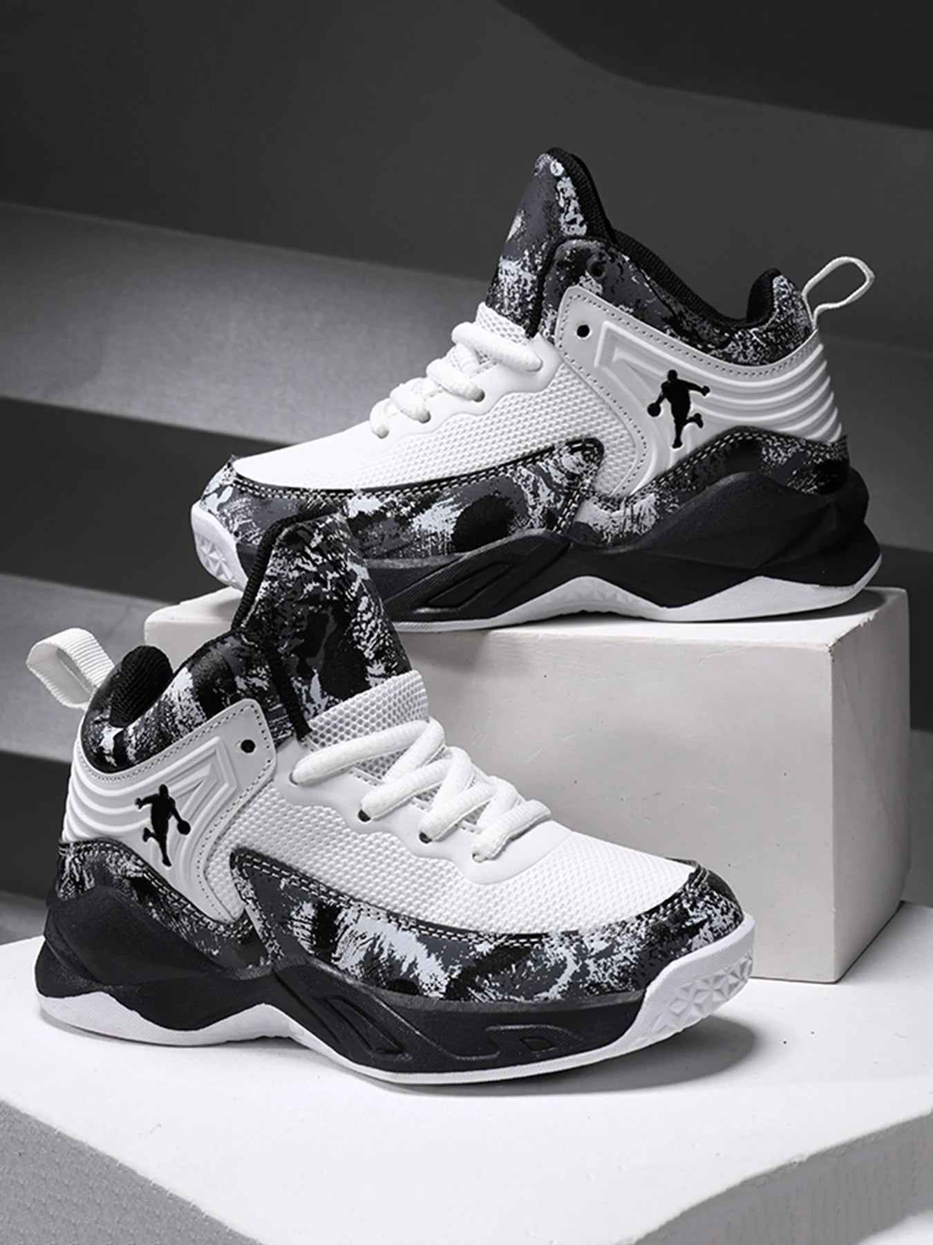 2025 New Boys Brand Basketball Shoes for Kids Sneakers Thick Sole Non-slip Children Sports Shoes Child Boy Basket Trainer Shoes